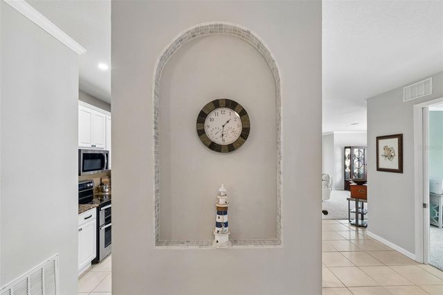 7903 SEMINOLE BOULEVARD 2208, Seminole, FL 33772