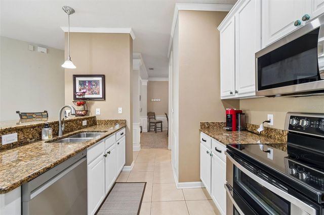 7903 SEMINOLE BOULEVARD 2208, Seminole, FL 33772