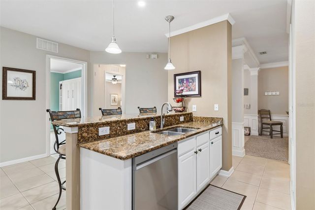 7903 SEMINOLE BOULEVARD 2208, Seminole, FL 33772