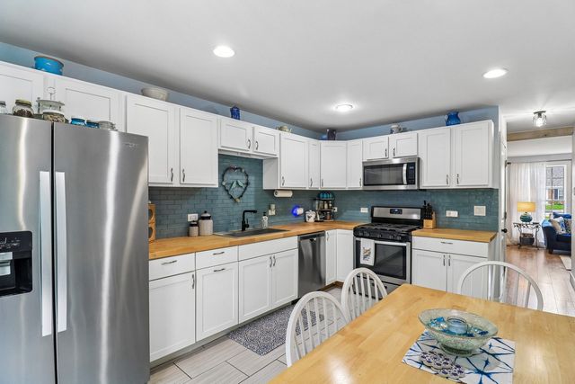 74 Silver Tree Circle, Cary, IL 60013