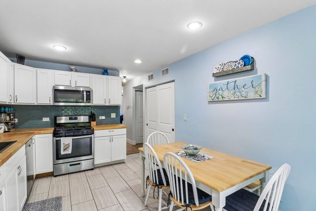 74 Silver Tree Circle, Cary, IL 60013