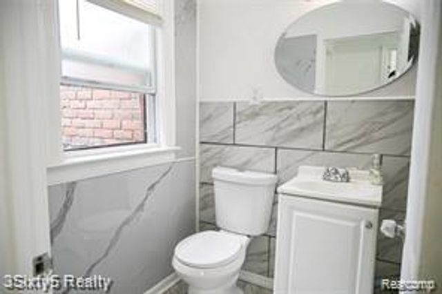 19357 Centralia, Redford, MI 48240