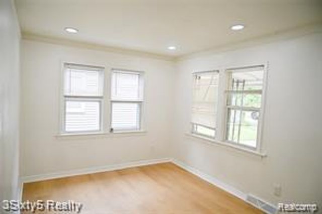 19357 Centralia, Redford, MI 48240