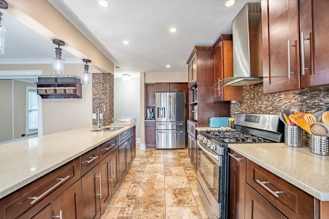 234 Algonquin Court, Bolingbrook, IL 60440