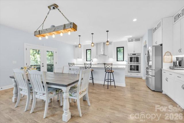 1194 99 Island Road, Blacksburg, SC 29702