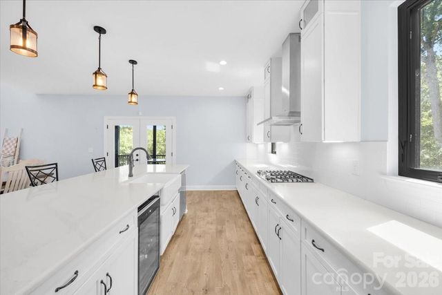 1194 99 Island Road, Blacksburg, SC 29702