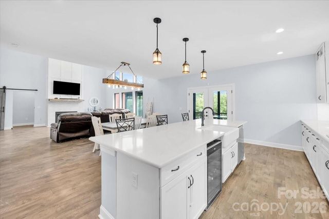 1194 99 Island Road, Blacksburg, SC 29702