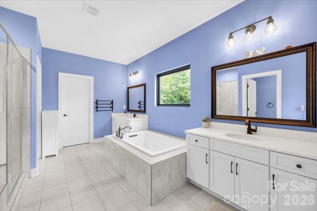 1194 99 Island Road, Blacksburg, SC 29702