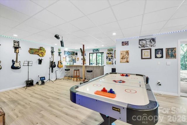 1194 99 Island Road, Blacksburg, SC 29702