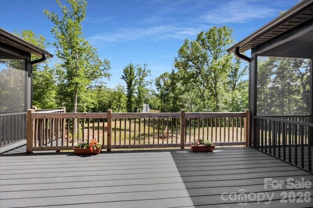 1194 99 Island Road, Blacksburg, SC 29702