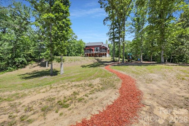 1194 99 Island Road, Blacksburg, SC 29702
