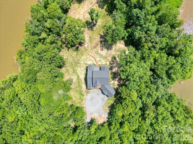 1194 99 Island Road, Blacksburg, SC 29702