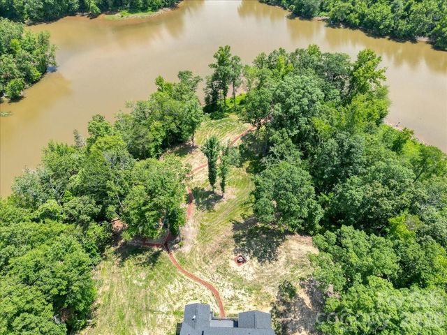 1194 99 Island Road, Blacksburg, SC 29702