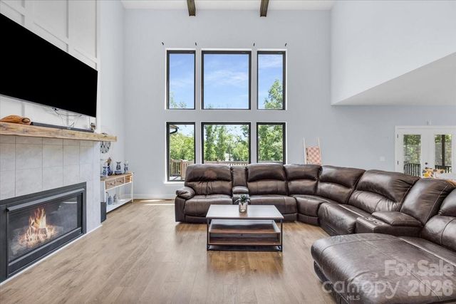 1194 99 Island Road, Blacksburg, SC 29702