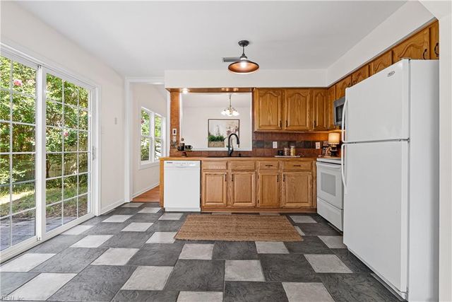 1712 Lamerton CT, Virginia Beach, VA 23453