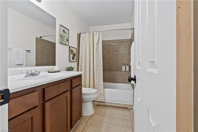 1712 Lamerton CT, Virginia Beach, VA 23453