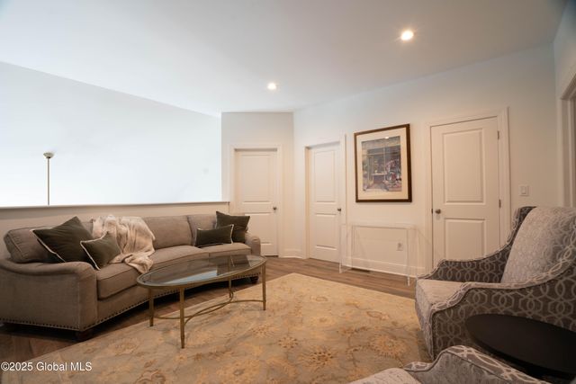 69 Cambridge Way, Colonie, NY 12110