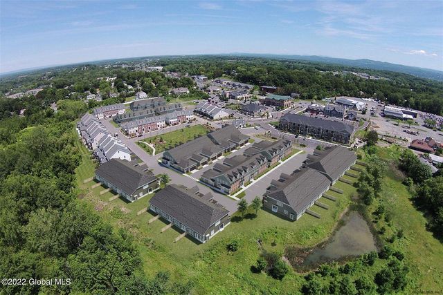 69 Cambridge Way, Colonie, NY 12110