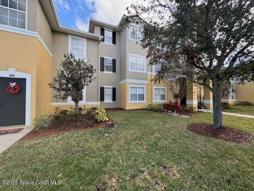 5692 Star Rush Drive 106, Melbourne, FL 32940