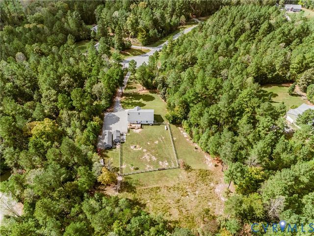 915 Manchester Rd, Bumpass, VA 23024
