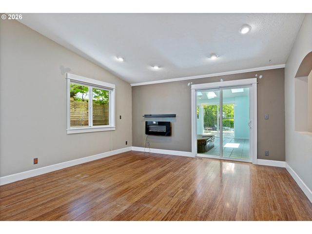 2750 Ne HARNEY Dr, Newport, OR 97365