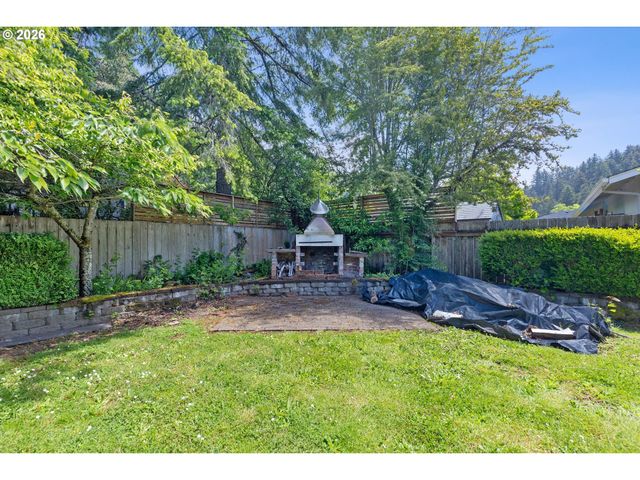2750 Ne HARNEY Dr, Newport, OR 97365