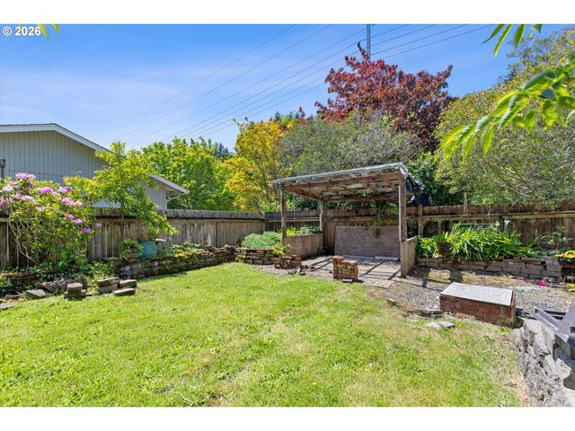 2750 Ne HARNEY Dr, Newport, OR 97365