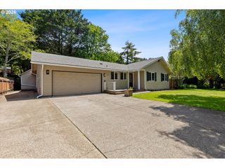 2750 Ne HARNEY Dr, Newport, OR 97365