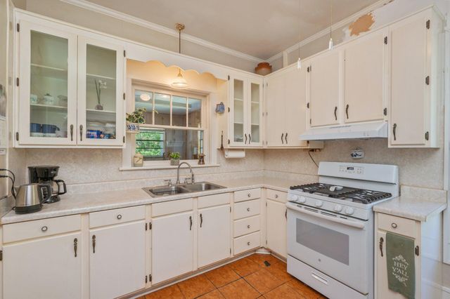 8168 N Hwy 85, Laurel Hill, FL 32567