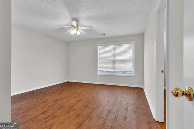 1050 Daventry Crossing, Woodstock, GA 30188