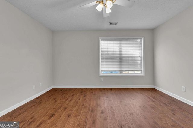 1050 Daventry Crossing, Woodstock, GA 30188