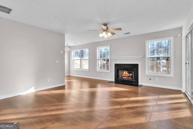 1050 Daventry Crossing, Woodstock, GA 30188