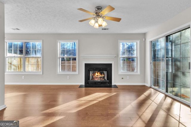 1050 Daventry Crossing, Woodstock, GA 30188