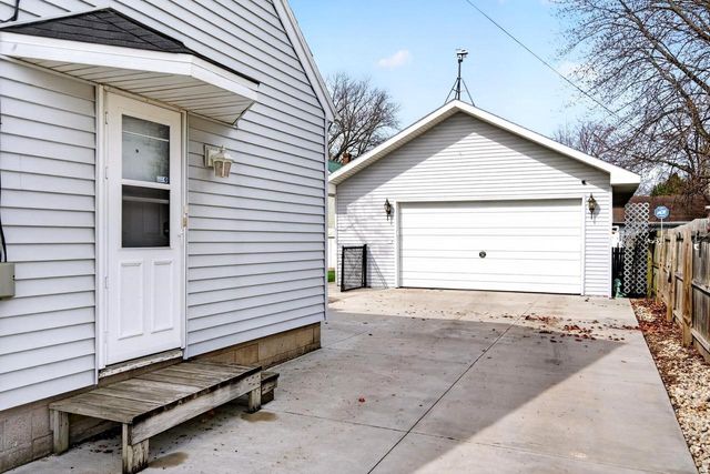 1013 HARRISON STREET, Neenah, WI 54956