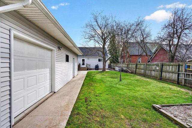 1013 HARRISON STREET, Neenah, WI 54956