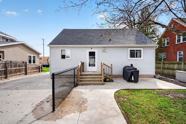 1013 HARRISON STREET, Neenah, WI 54956