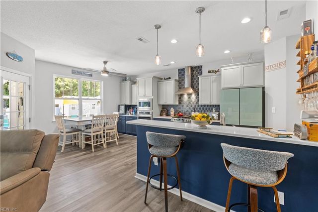 112 Bellflower LN, Suffolk, VA 23435