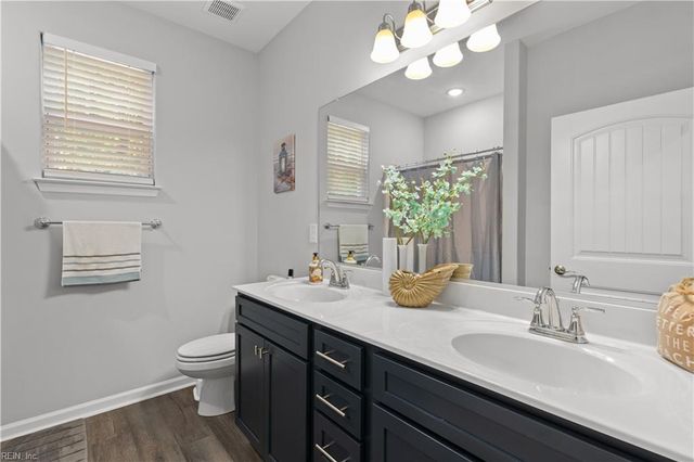 112 Bellflower LN, Suffolk, VA 23435