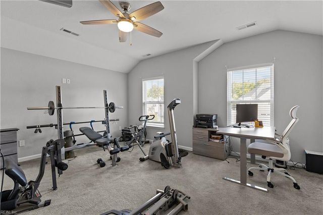 112 Bellflower LN, Suffolk, VA 23435