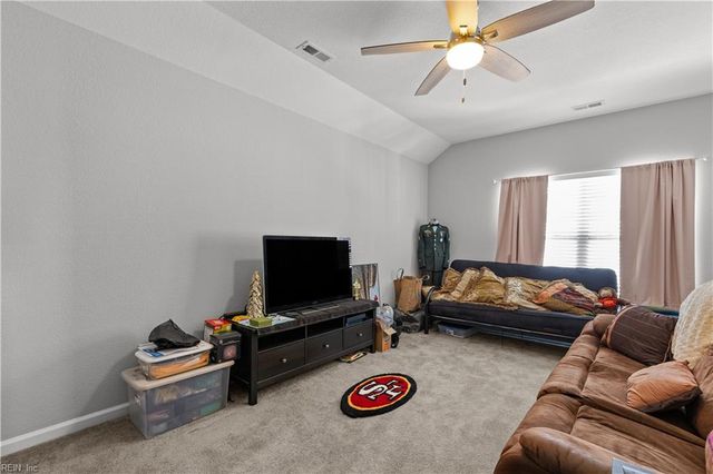 112 Bellflower LN, Suffolk, VA 23435