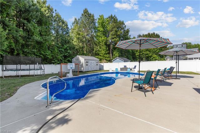 112 Bellflower LN, Suffolk, VA 23435