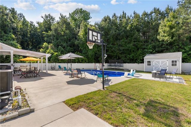 112 Bellflower LN, Suffolk, VA 23435
