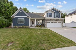 112 Bellflower LN, Suffolk, VA 23435