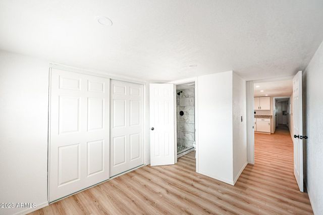 515 E CHARLESTON Avenue, Phoenix, AZ 85022