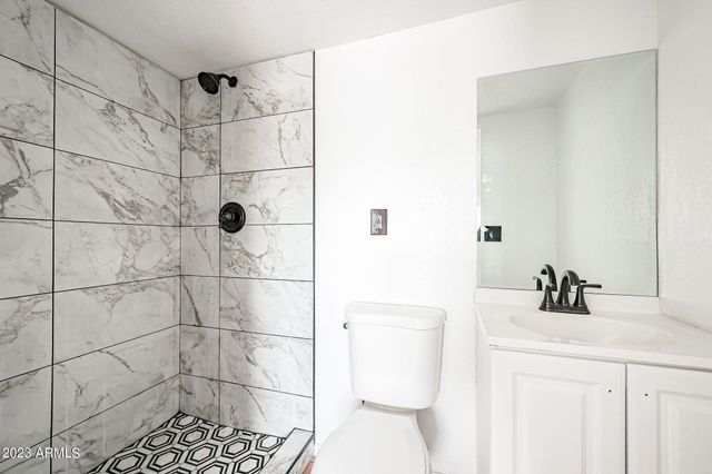 515 E CHARLESTON Avenue, Phoenix, AZ 85022