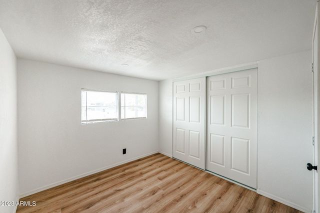 515 E CHARLESTON Avenue, Phoenix, AZ 85022