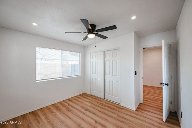 515 E CHARLESTON Avenue, Phoenix, AZ 85022