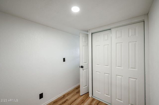 515 E CHARLESTON Avenue, Phoenix, AZ 85022