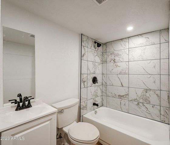 515 E CHARLESTON Avenue, Phoenix, AZ 85022