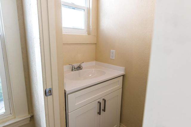 116 E Clay Street, Kalamazoo, MI 49007